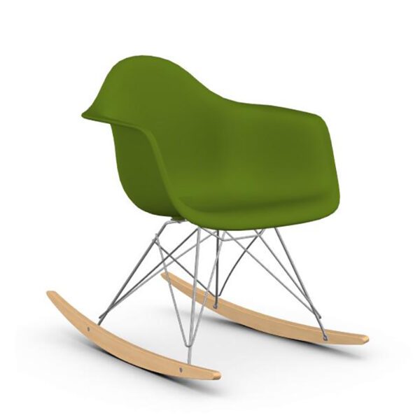 Sedia a dondolo Eames con seduta in polipropilene verde e struttura in legno ed acciaio