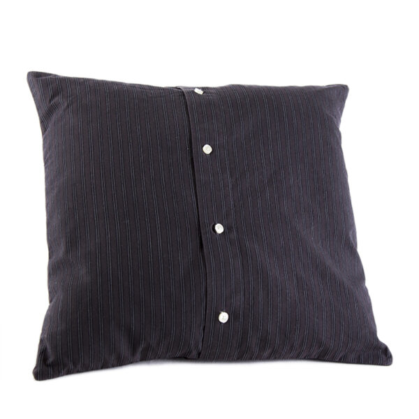 Cuscino con rivesimento in tessuto di cotone modello camicia a righe testa di moro