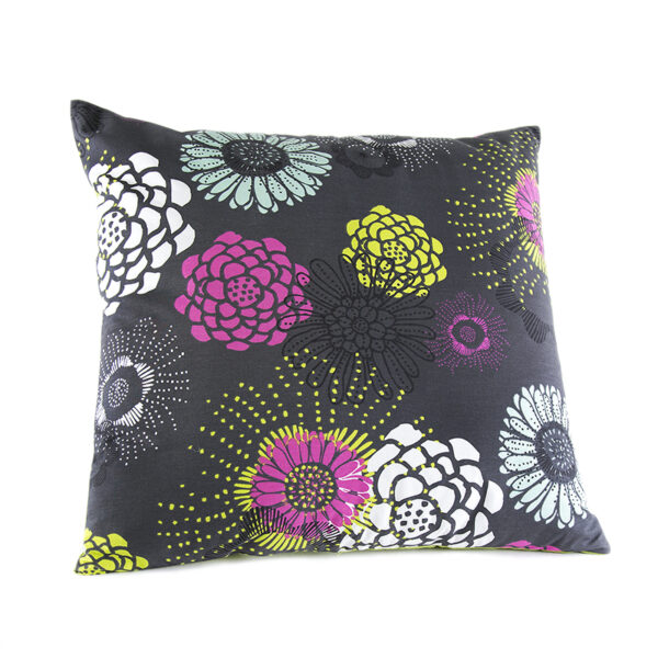 Cuscino con rivestimento in tessuto di cotone con fantasia floreale