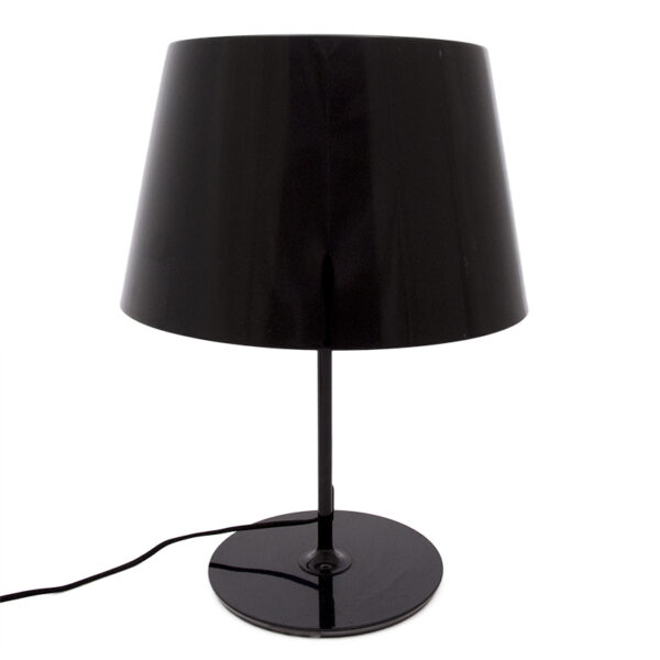 Lampada da tavolo in metallo nero