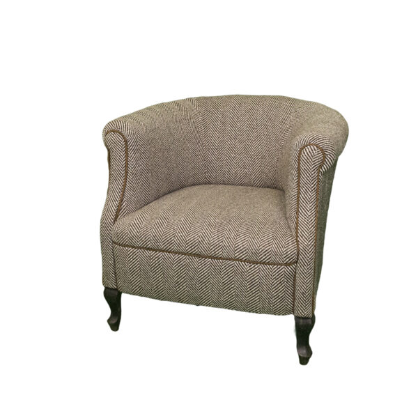 Poltroncina con rivestimento in tessuto spinato