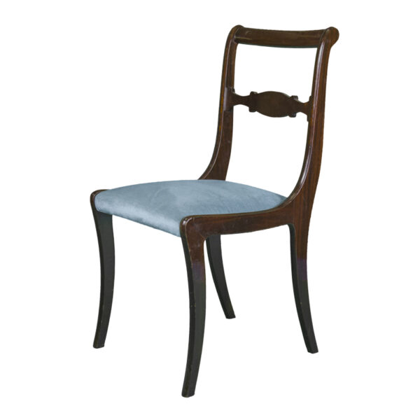 Sedia in legno con rivestimento in velluto carta da zucchero
