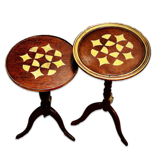 Tavolini in legno decorati in foglia d'oro