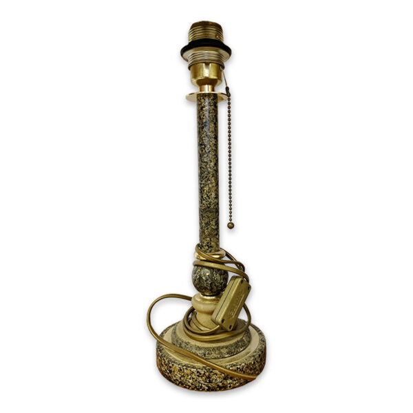Lampada da tavolo classica in granito e ottone