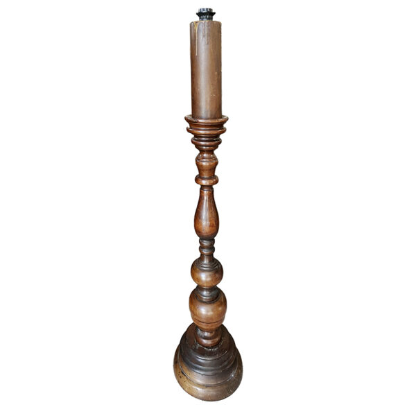 Lampada da terra antica in legno con candela