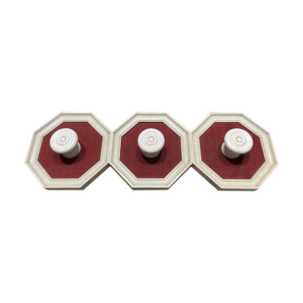 Attaccapanni in legno anni 70 bianco e rosso