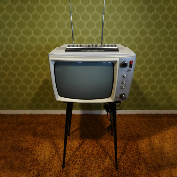 Televisore Autovox Jolly 1970 con gambe